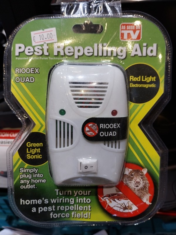 Device against rodents, cockroaches, ants, spiders RIDDEX